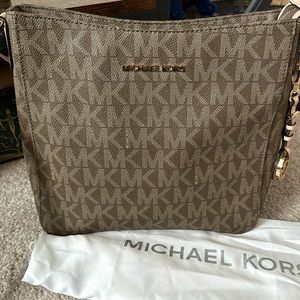 Michael Kors Crossbody